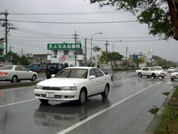 信号停電で車通行危険